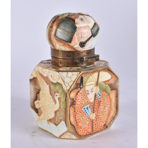 95 - A LATE 19TH CENTURY FRENCH PORCELAIN SCENT BOTTLE decorated with Japanese figures. 13 cm high.