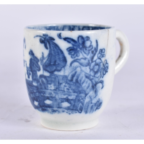 97 - A RARE 18TH CENTURY MINIATURE CAUGHLEY BLUE AND WHITE PORCELAIN CUP. 3.25 cm x 3.25 cm.