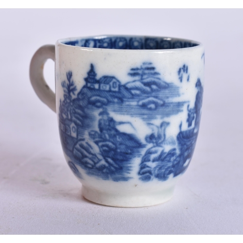 97 - A RARE 18TH CENTURY MINIATURE CAUGHLEY BLUE AND WHITE PORCELAIN CUP. 3.25 cm x 3.25 cm.