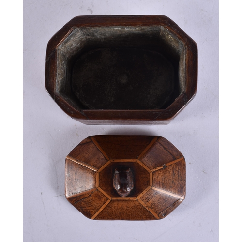 121 - AN UNUSUAL GEORGE III TREEN CARVED WOOD TOBACCO BOX AND COVER. 11 cm x 11 cm.