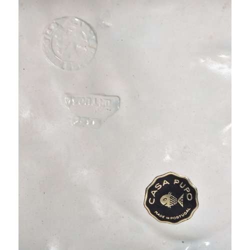 3064 - A large Portuguese Majolica Chicken 36 x 25cm