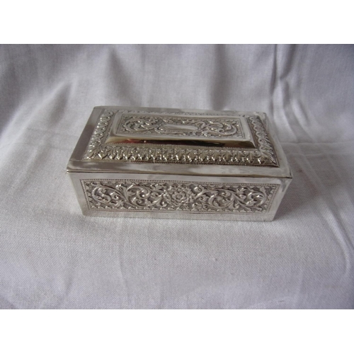 151 - Indian silver box with hinged lid 131g