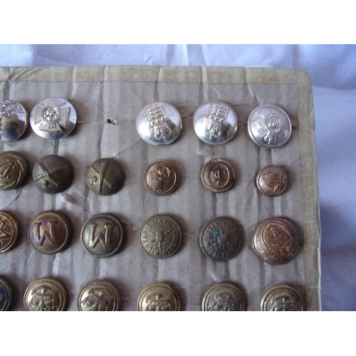 103 - Military buttons mixed