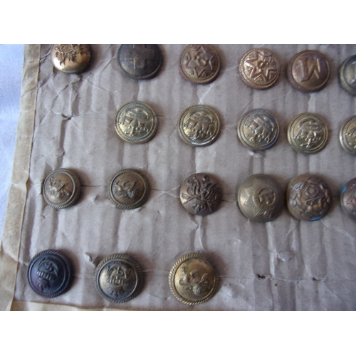 103 - Military buttons mixed