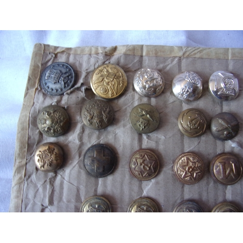 103 - Military buttons mixed