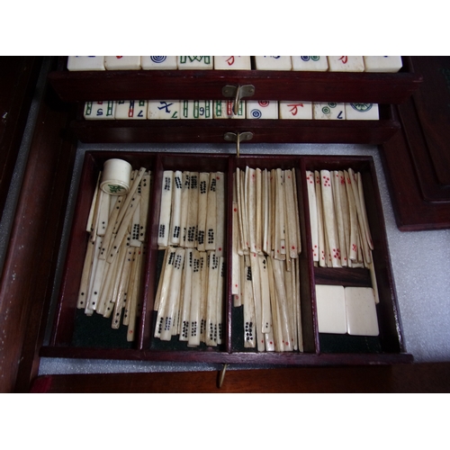 101 - 1920s Mah Jong set boxed bone & bamboo made in China for Chad Valley