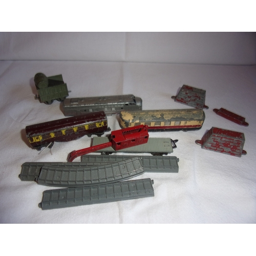 37 - Miniature diecast trains Dinky & Lonestar