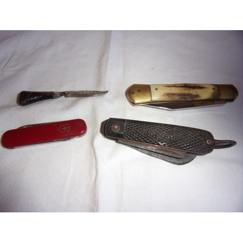 38 - 4 vintage pen knives