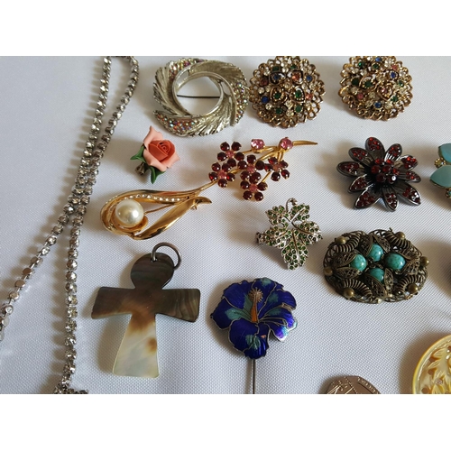 113 - Quantity of costume jewellery