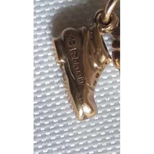 174 - 9ct gold boot charm