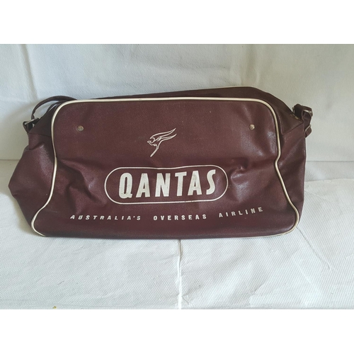 341 - vintage Qantas bag