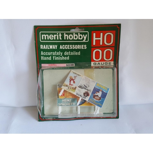 116 - Merit 00 hoardings