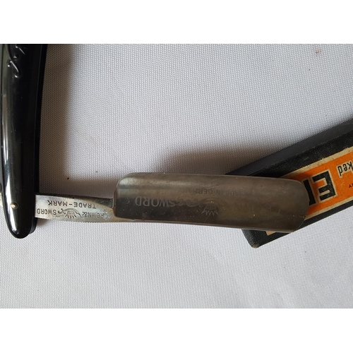 146 - Crown & Sword razor boxed