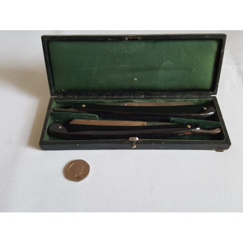 89 - boxed pair of Oscar razors