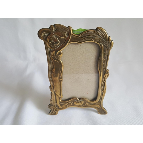 83 - Art Nouveau style picture frame 15cm high