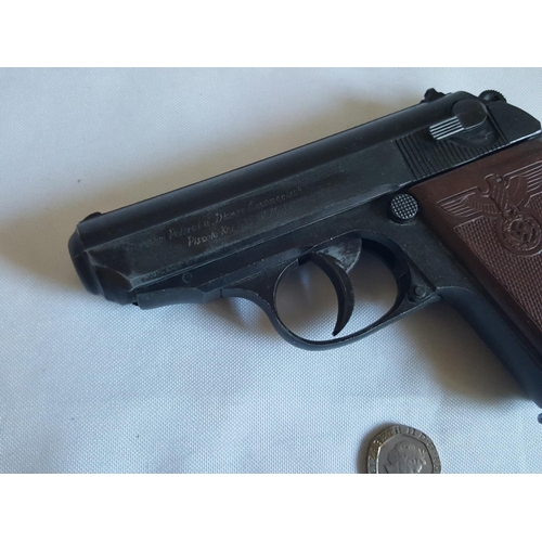 186 - replica German police pistol