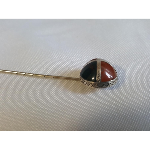 213 - silver Scottish stone set tie pin