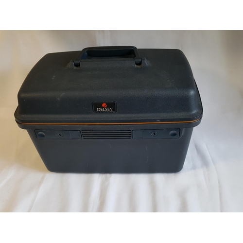 154 - vintage Delsey vanity case with key