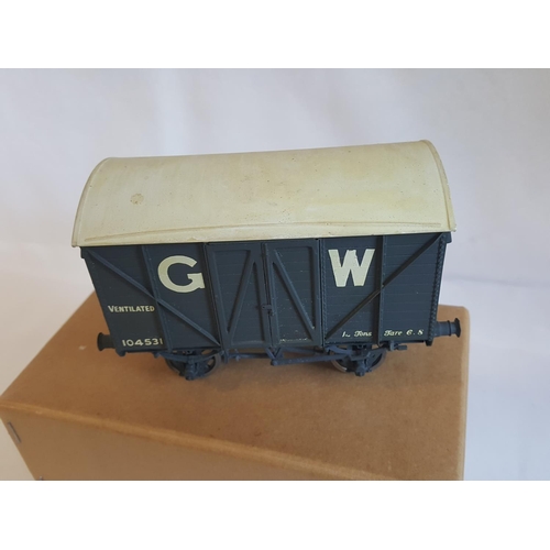 217 - kit built o gauge GWR covered van