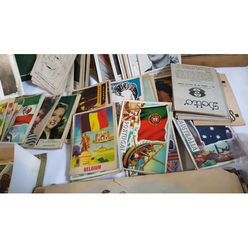 94 - large quantity of cigarette cards & collectors cards inc early examples