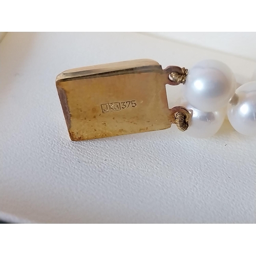 13 - pearl bracelet with 9ct gold clasp