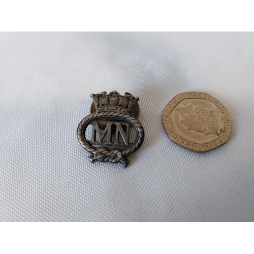 162 - vintage Merchant Navy lapel badge