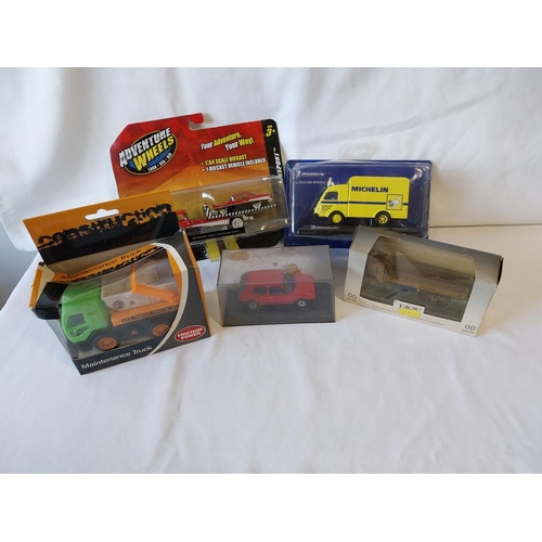 202 - 5 diecast vehicles