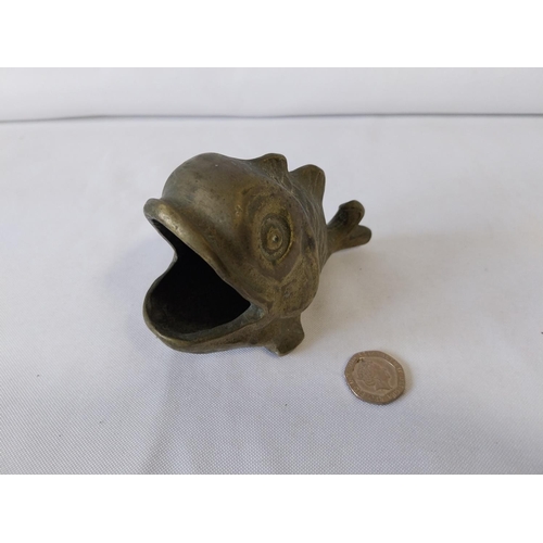 99 - vintage open mouth brass fish