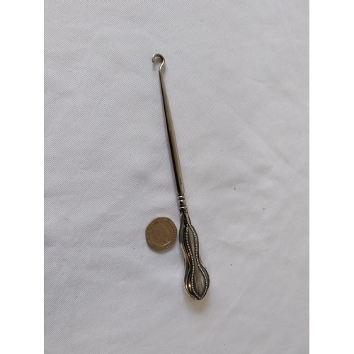 184 - HM silver handled button hook c1922 Chester