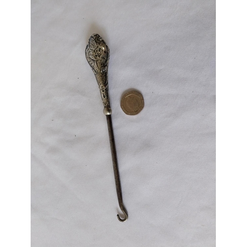 185 - HM silver handled button hook c1915 Chester