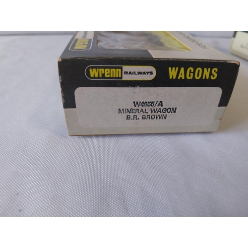 112 - Wrenn 00 gauge wagon boxed W4656A