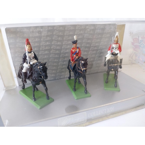 127 - Britains the London scene The late Queen with 2 mounted Household Cavalry