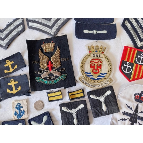 296 - quantity of Navy patches