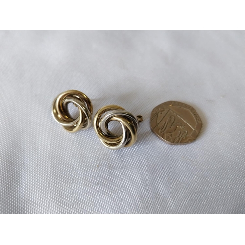 32 - 9ct gold earrings 5 grams total weight