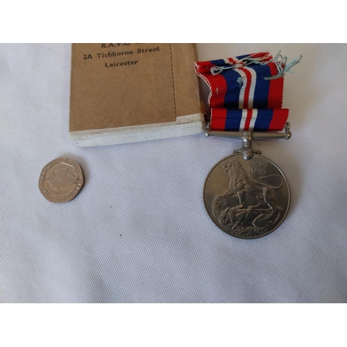 345 - WW2 1939-1945 war medal boxed