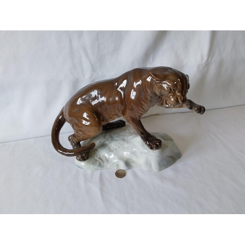 66 - Beswick brown puma 1702