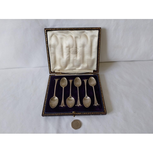 91 - HM silver set of 6 spoons by Goldsmiths & Silversmiths Co c1916