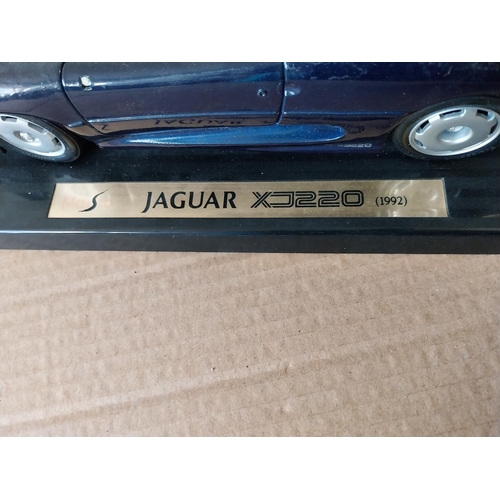 315 - Maisto 1/18 scale Jaguar XJ220 1992 playworn