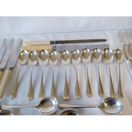 124 - Mappin & Webb silver plated service 60 pieces