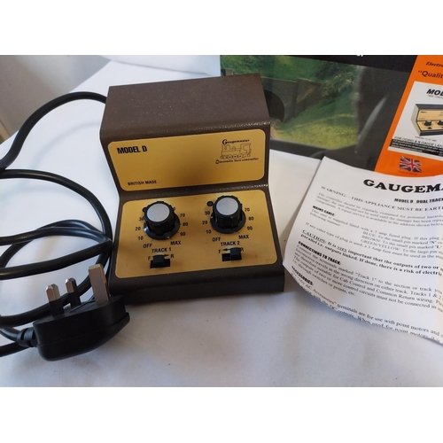 150 - Gaugemaster model D twin track controller working order