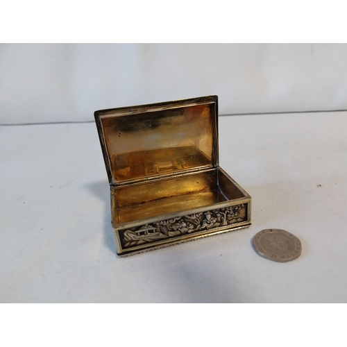 151 - antique Chinese Canton silver snuff box depicting war defence & attack 1840-1880