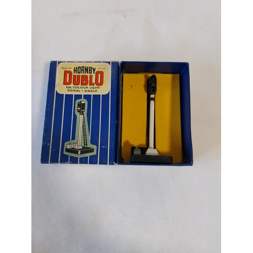 28 - Hornby Dublo oo gauge ES6 colour light signal