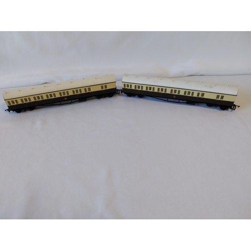 111 - 2 oo gauge coaches 1 marked Airfix