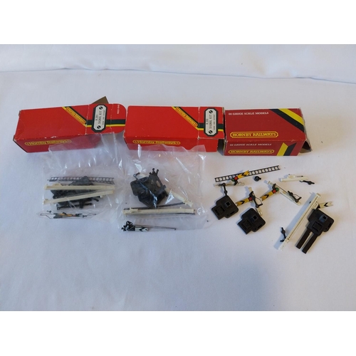 114 - oo gauge signals 2 boxed R201 & spares