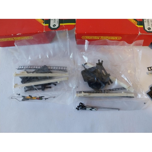 114 - oo gauge signals 2 boxed R201 & spares