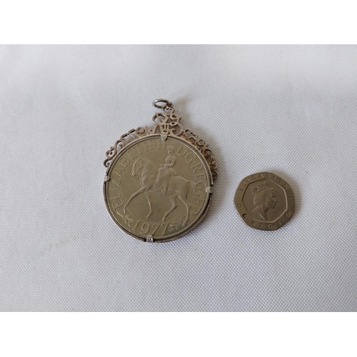 207 - Silver Jubilee crown in silver surround