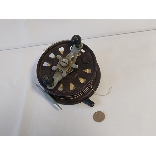221 - Vintage fishing reel Paraply Star Drag