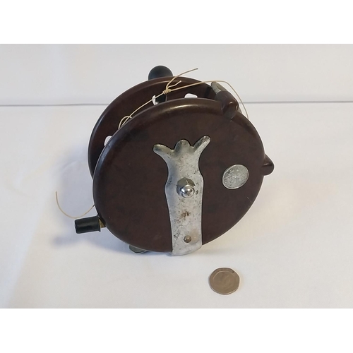 221 - Vintage fishing reel Paraply Star Drag