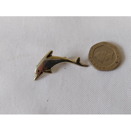230 - 925 Silver dolphin brooch