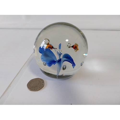 395 - glass paperweight bees